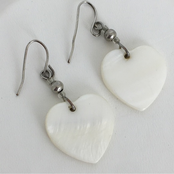 Vintage Mother of Pearl Heart Earrings and Circle Brooch Old Estate Jewelry Lot - Picture 5 of 11